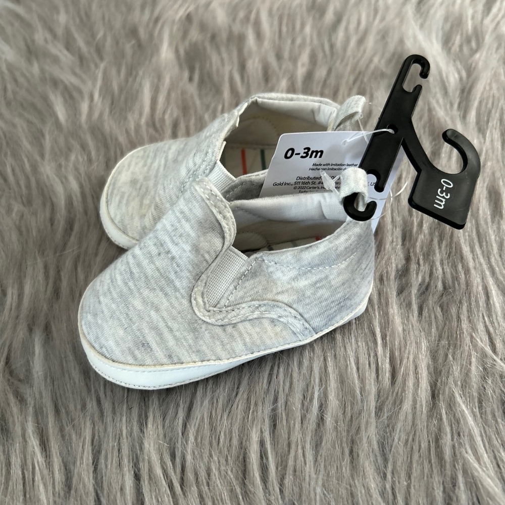 Carter's Child Of Mine Crib Shoes Baby's Size 0-3 Months Gray Soft Sneakers